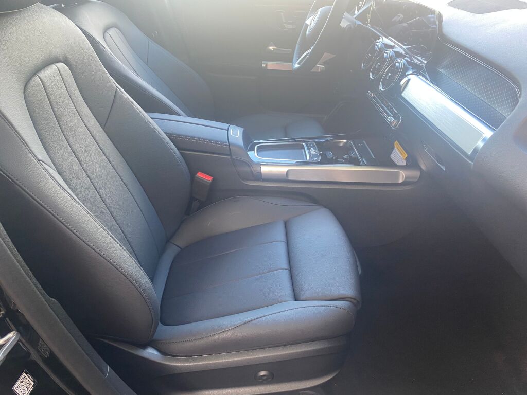 2026 Mercedes Benz GLB 250 4MATIC photo 20