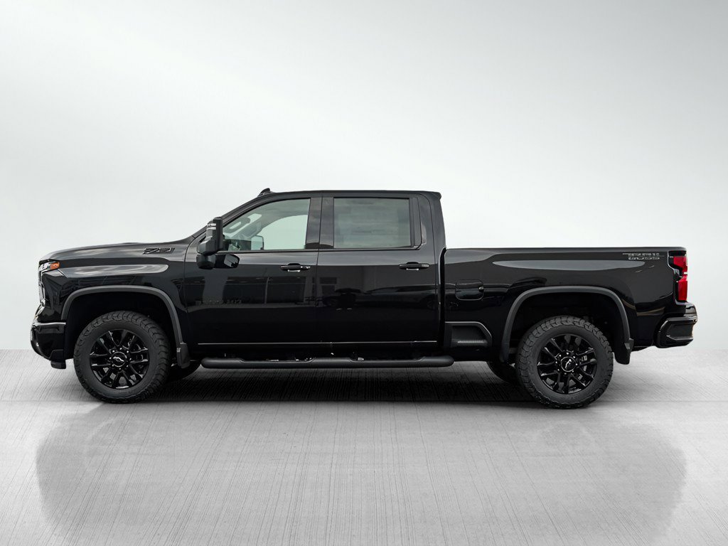 2025 Chevrolet Silverado 3500HD LTZ photo 3