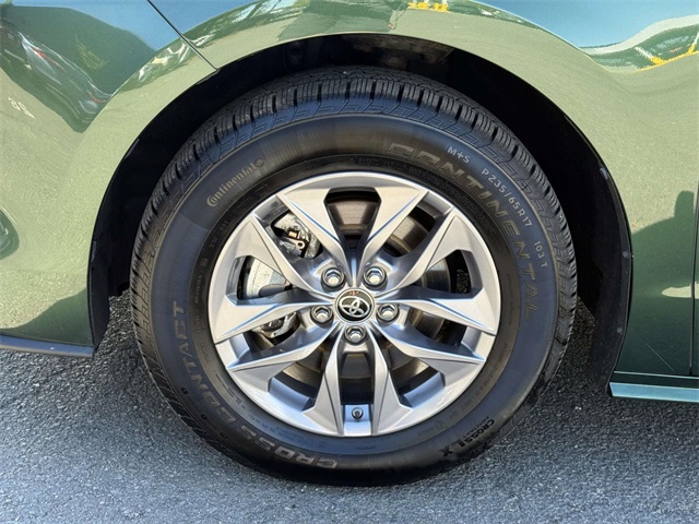 2021 Toyota Sienna XLE photo 12
