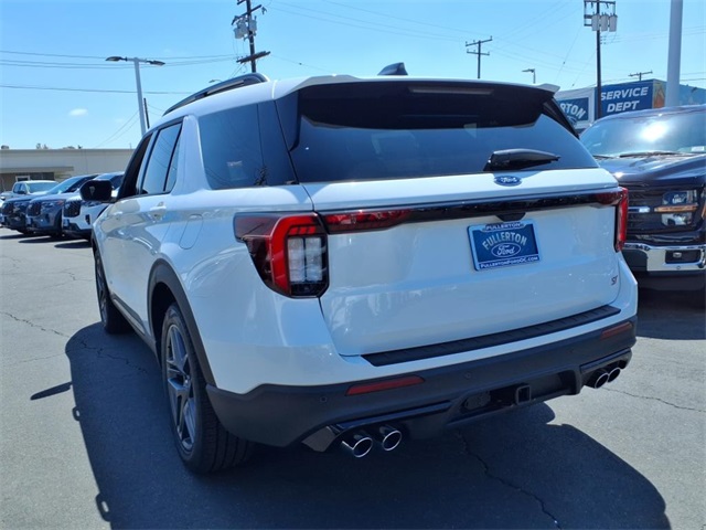 2025 Ford Explorer ST photo 4