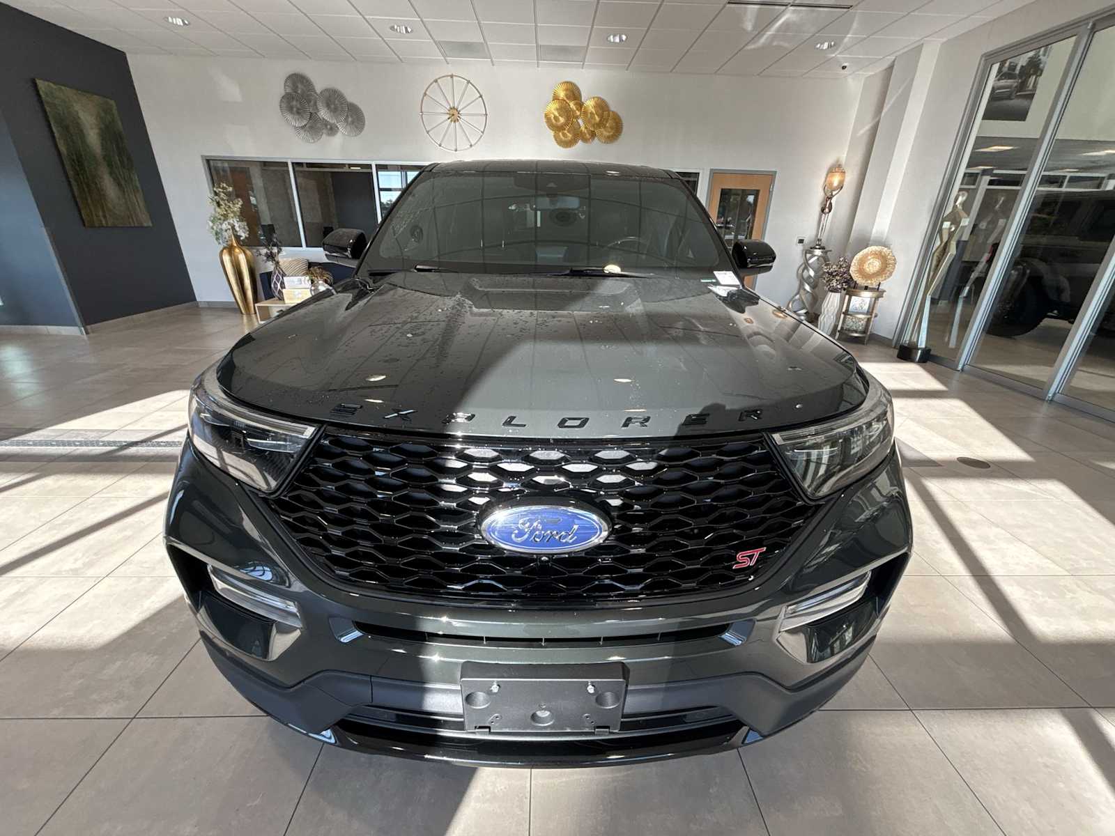 2022 Ford Explorer ST photo 8