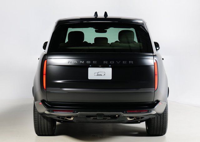 2024 Land Rover Range Rover SE photo 6