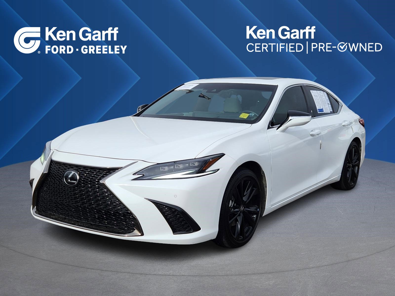 2023 Lexus ES Hybrid 300h's photo