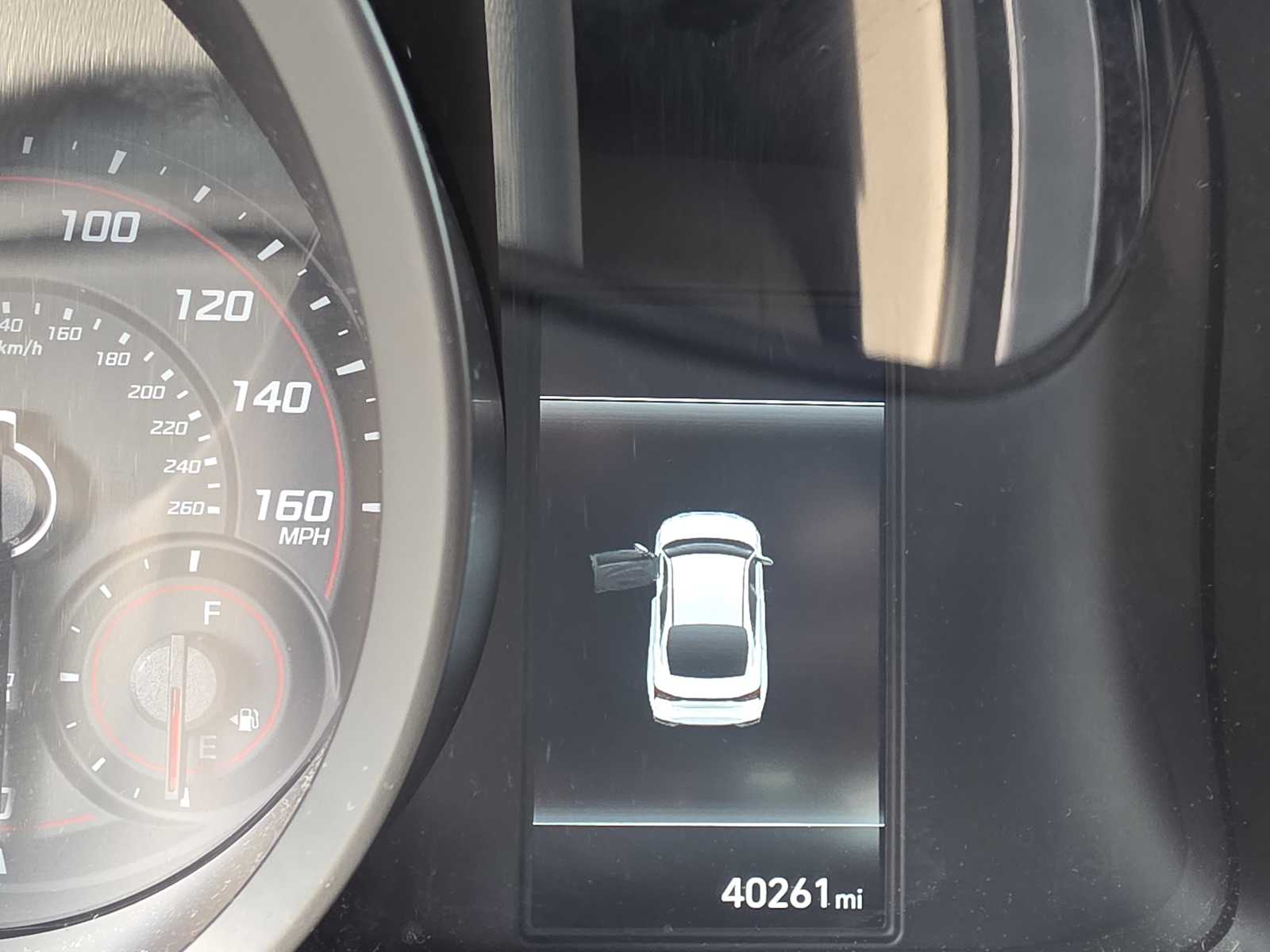 2023 Hyundai Elantra SEL photo 5