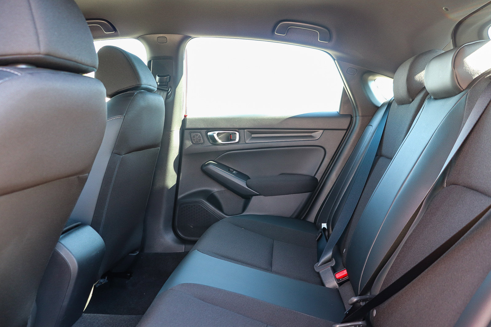 2025 Honda Civic Hatchback Sport photo 13