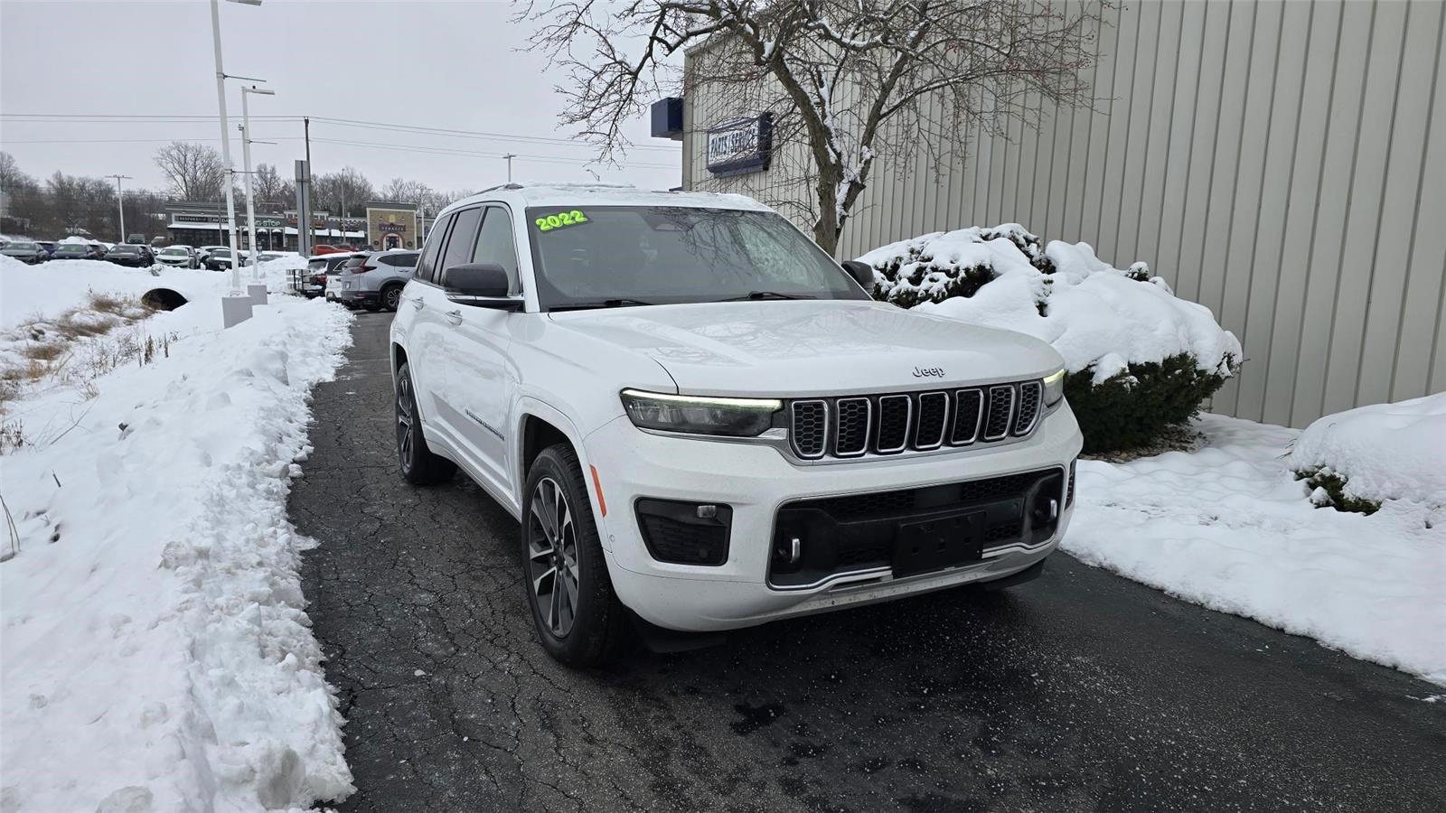 2022 Jeep Grand Cherokee Overland's photo