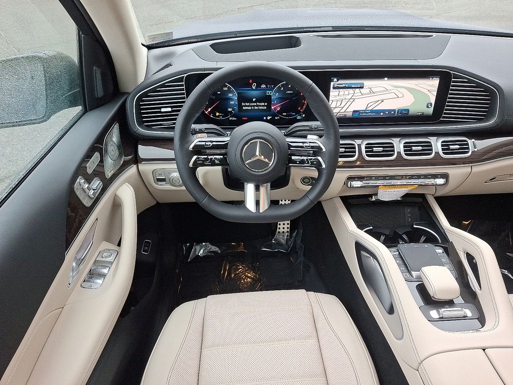 2026 Mercedes Benz GLS 450 4MATIC photo 7