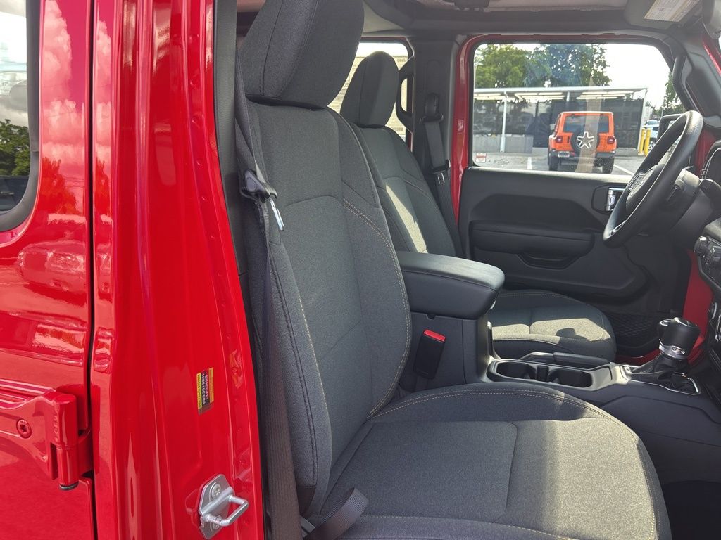 2025 Jeep Gladiator Sport photo 21