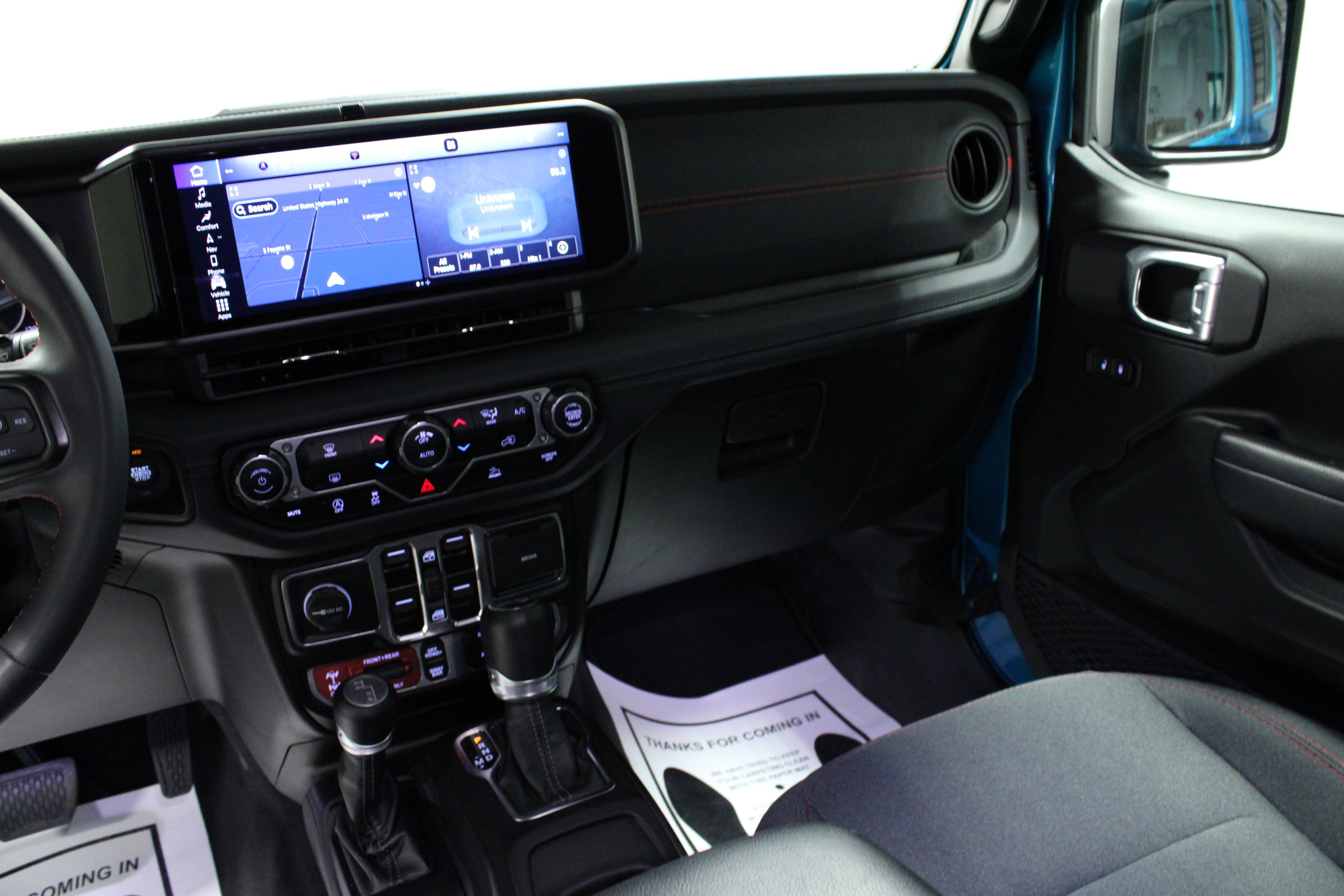 2024 Jeep Wrangler Rubicon photo 17
