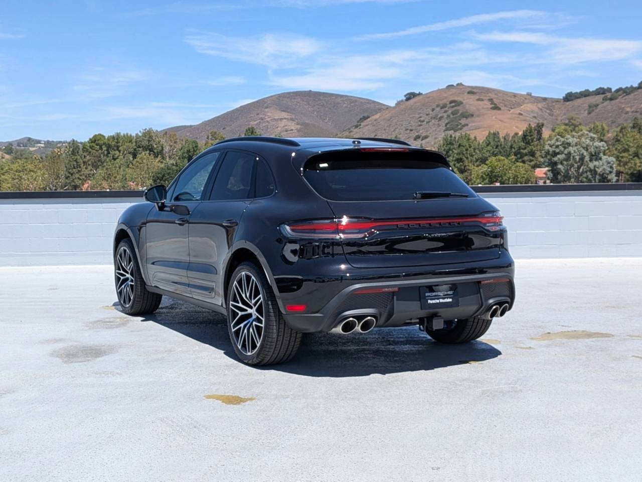 2025 Porsche Macan S photo 3