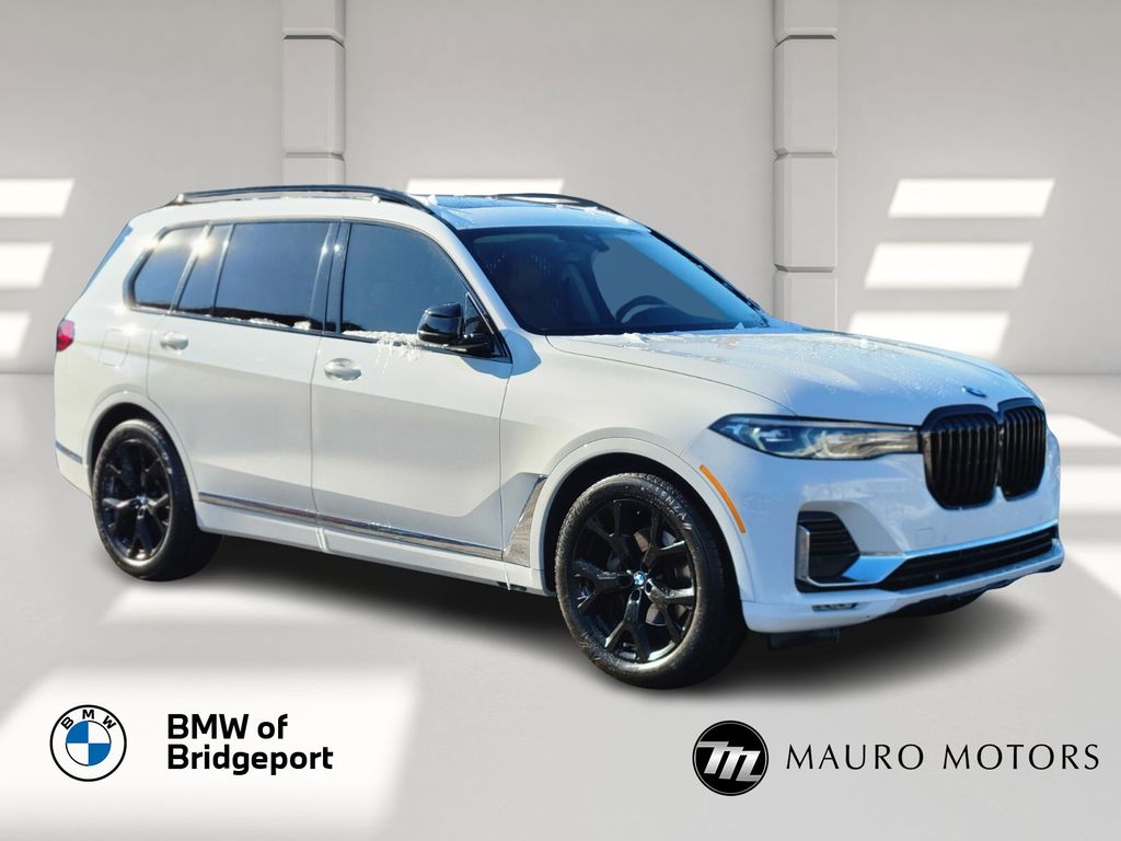 2021 BMW X7 40i's photo