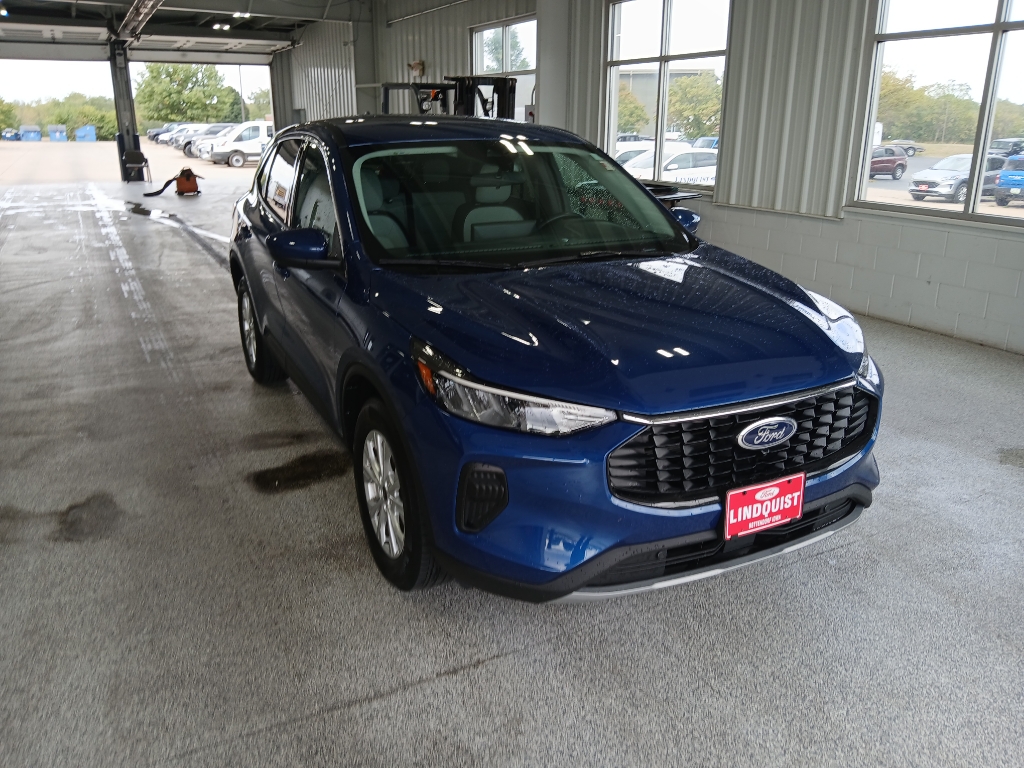 2023 Ford Escape Active photo 2