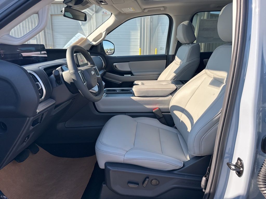 2025 Ford Expedition MAX photo 12