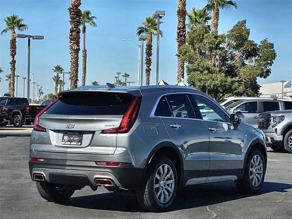 2023 Cadillac XT4 Premium Luxury photo 4