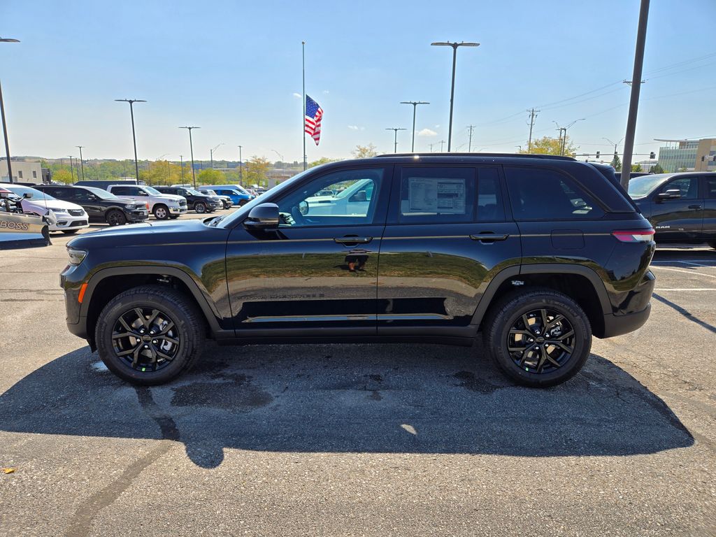 2025 Jeep Grand Cherokee Altitude X photo 5
