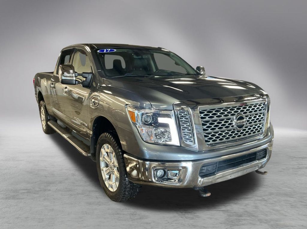 2017 Nissan Titan SL photo 3