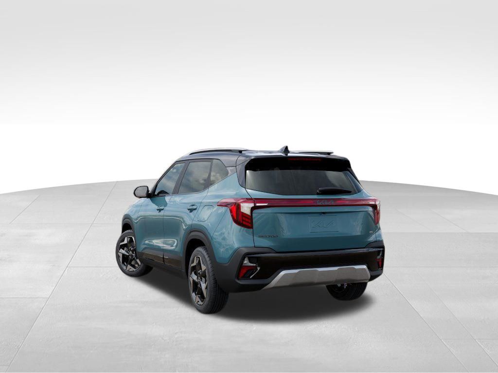 2025 Kia Seltos S photo 4