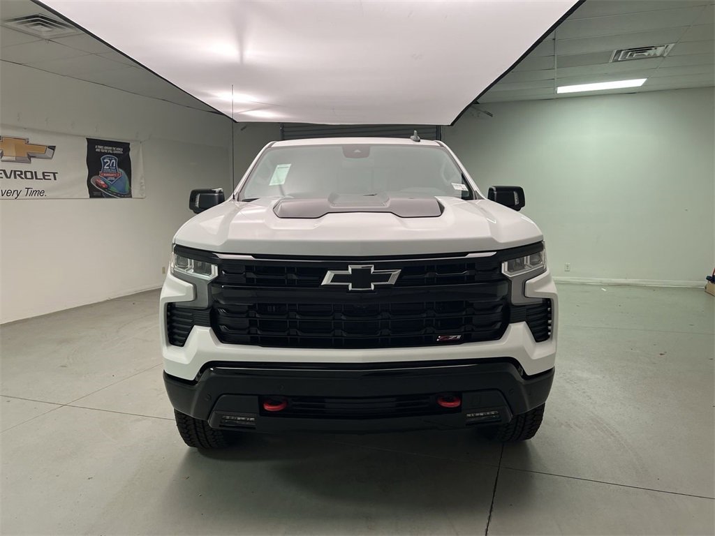 2025 Chevrolet Silverado 1500 LT Trail Boss photo 3