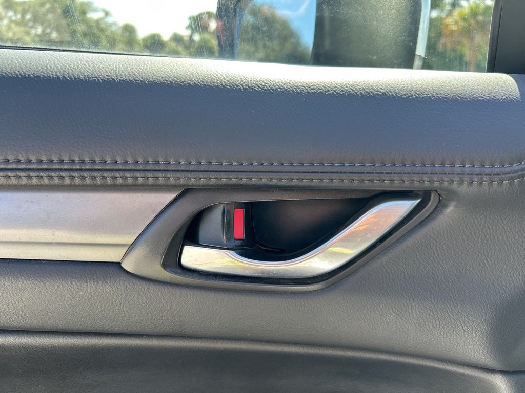 2023 Mazda CX-5 2.5 S Preferred photo 12