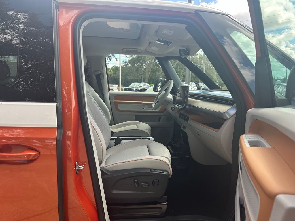 2025 Volkswagen ID. Buzz Pro Plus photo 23