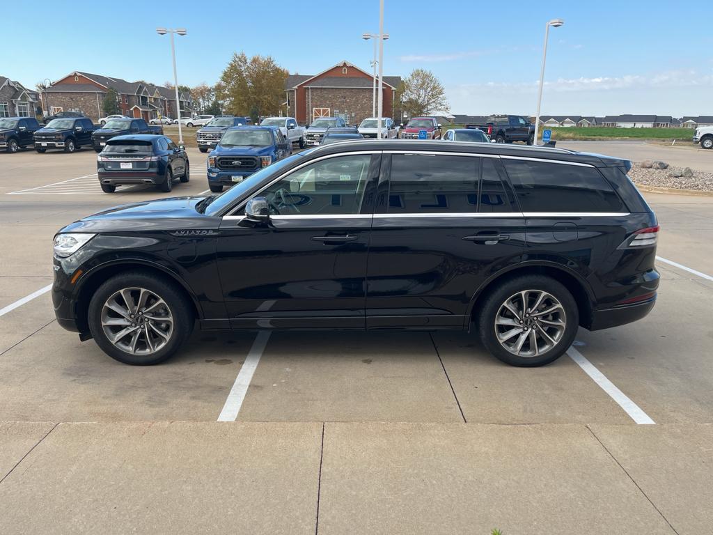 2020 Lincoln Aviator Grand Touring photo 2