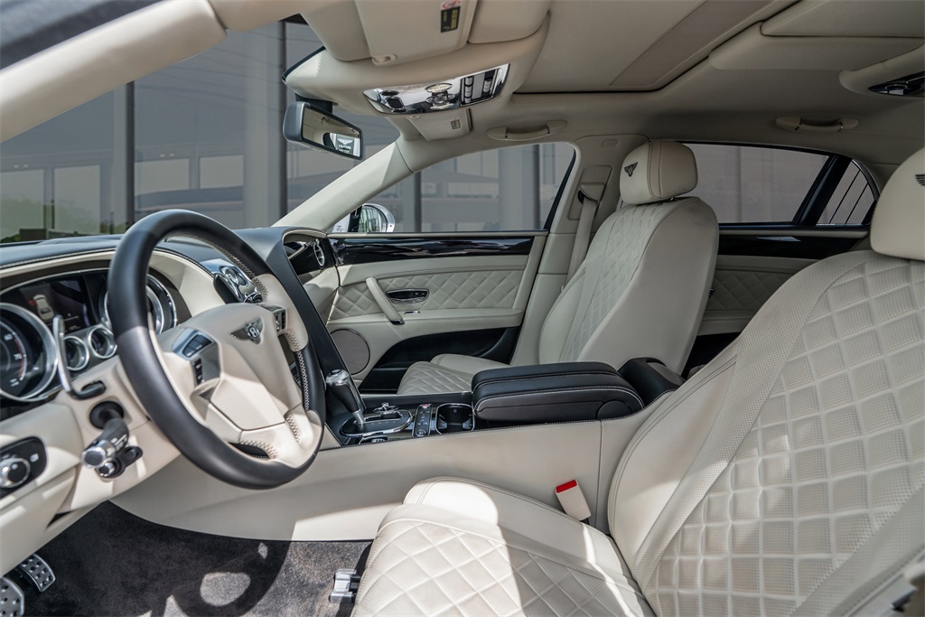 2018 Bentley Flying Spur V8 photo 24