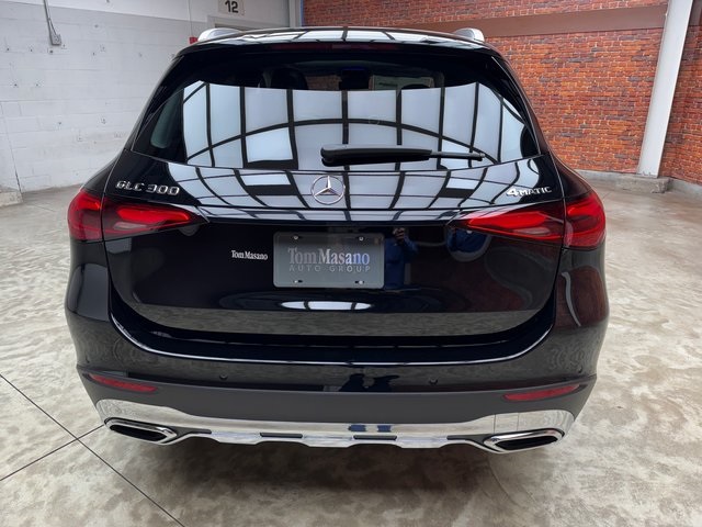 2026 Mercedes Benz GLC 300 4MATIC photo 3