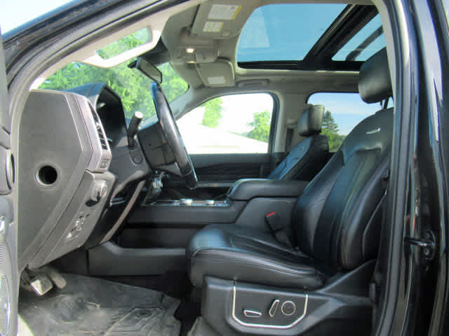 2018 Ford Expedition Platinum photo 2