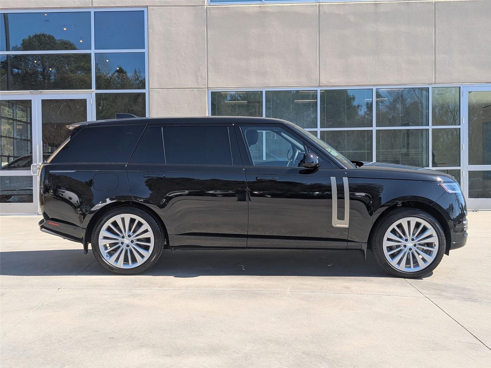 2025 Land Rover Range Rover Autobiography photo 4