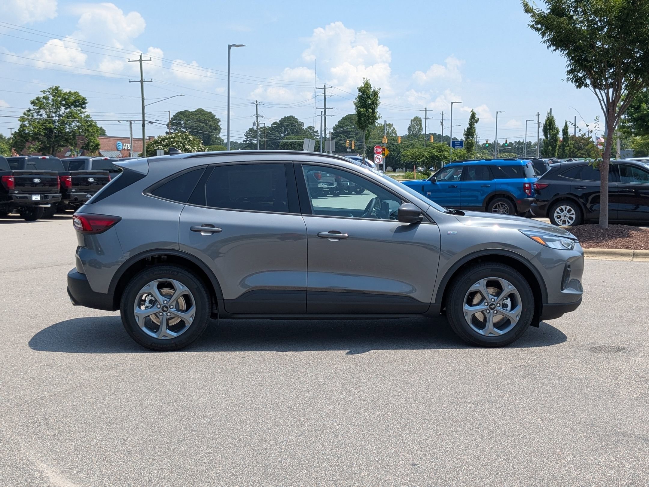 2025 Ford Escape ST-Line photo 5