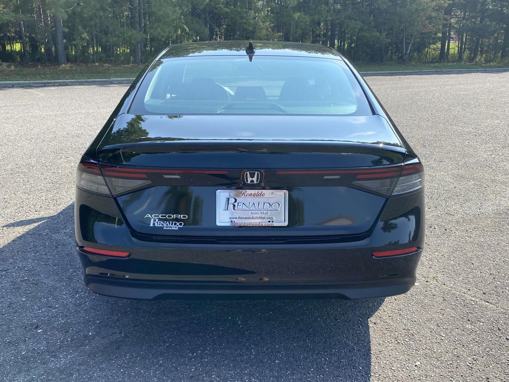 2025 Honda Accord 1.5T SE photo 3