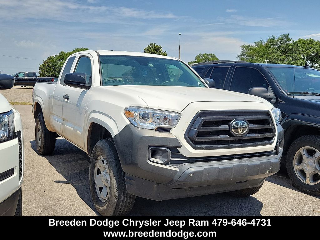 2023 Toyota Tacoma SR's photo