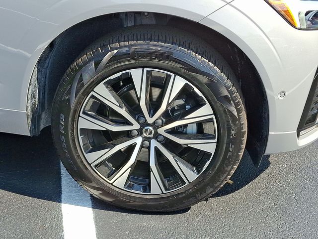 2025 Volvo XC60 B5 Plus photo 9