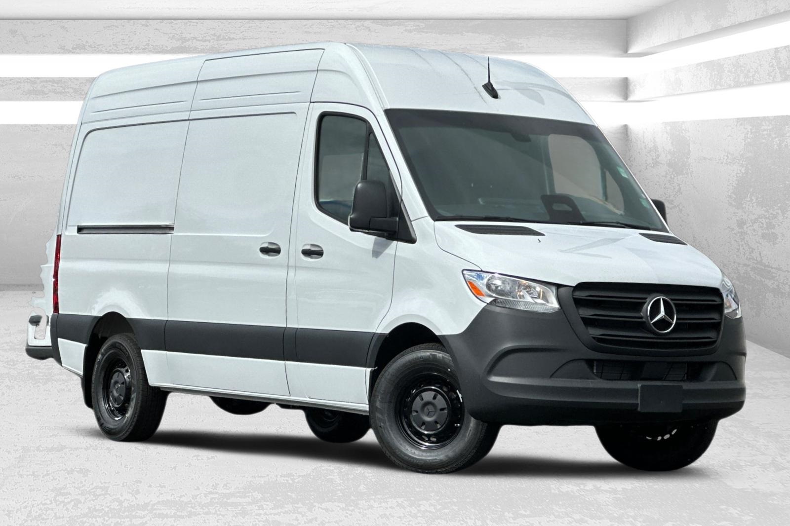 2026 Mercedes-Benz Sprinter Cargo Van Base's photo