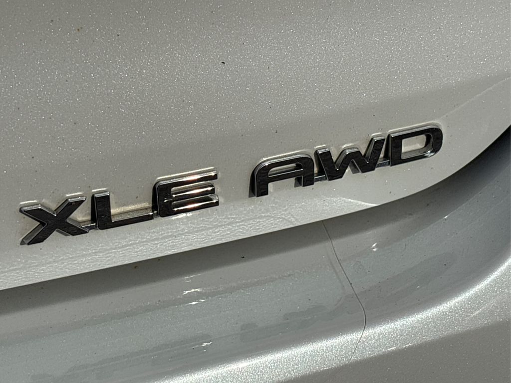2023 Toyota Highlander L photo 15