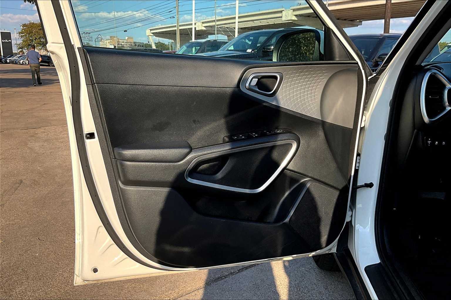 2023 Kia Soul LX S photo 19
