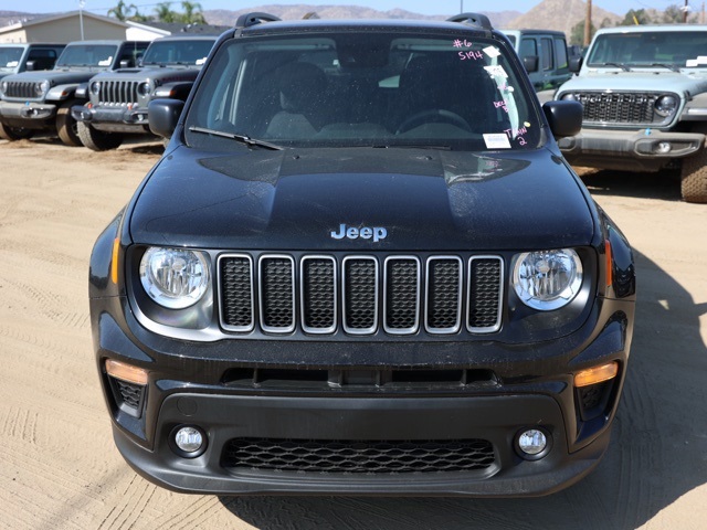 New 2023 Black Clear-Coat Exterior Paint Jeep Latitude image 8
