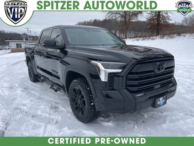 2023 Toyota Tundra SR5's photo