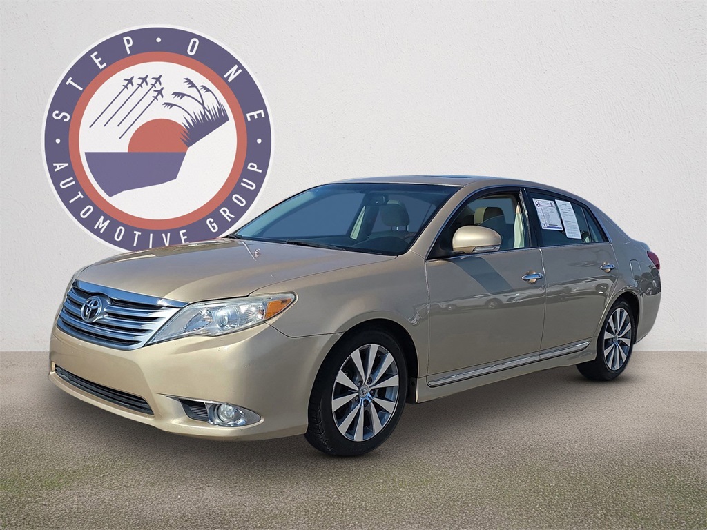 2011 Toyota Avalon Limited photo 2