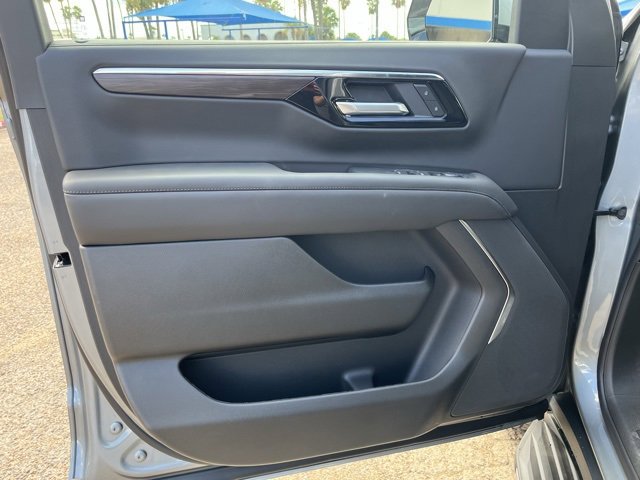 2025 Chevrolet Tahoe LS photo 10