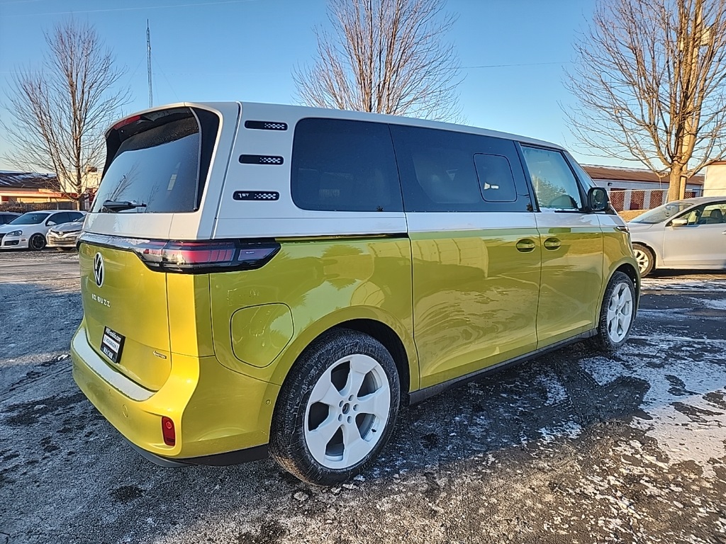 2025 Volkswagen ID. Buzz photo 3
