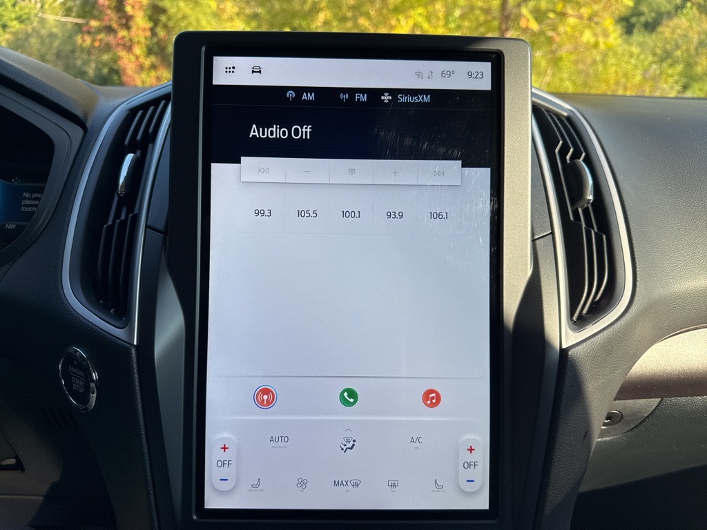 2024 Ford Edge SEL photo 24