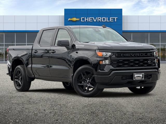 2026 Chevrolet Silverado Custom photo 2