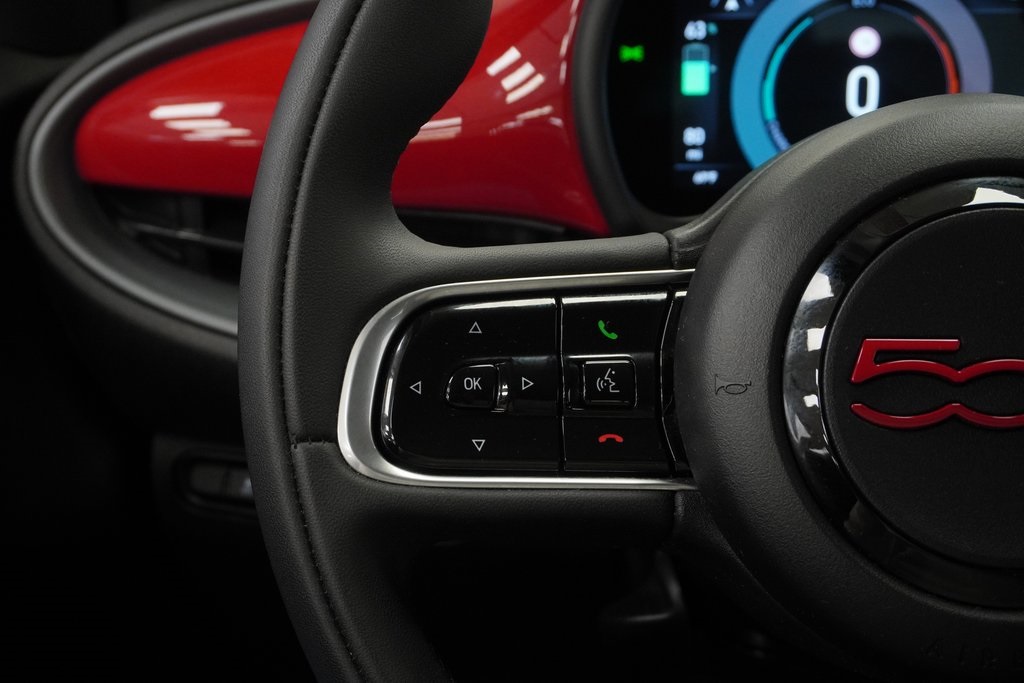 2024 Fiat 500e Red photo 24