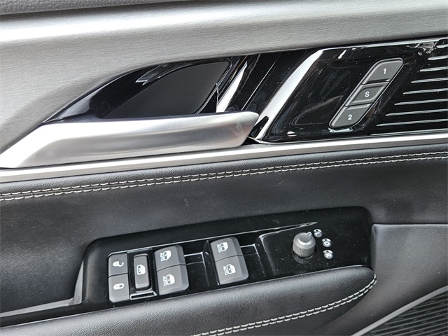 2025 Jeep Wagoneer Series II Carbide photo 33