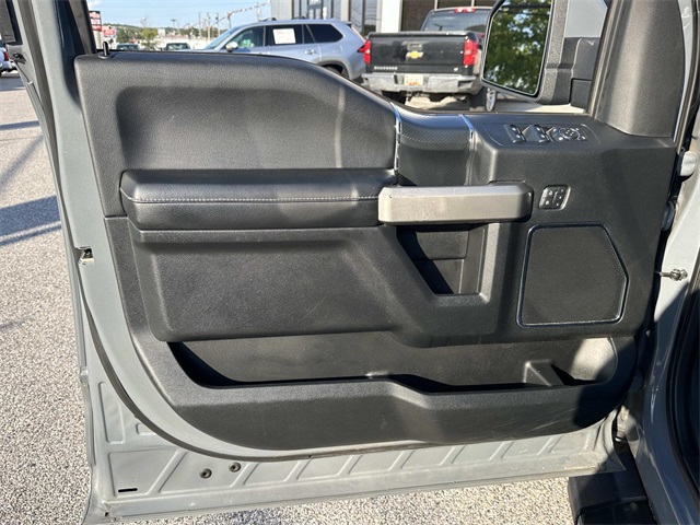 2020 Ford F-150 Lariat photo 25