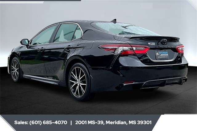 2024 Toyota Camry SE photo 2