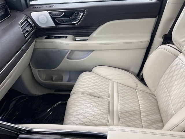 2024 Lincoln Navigator Black Label photo 19