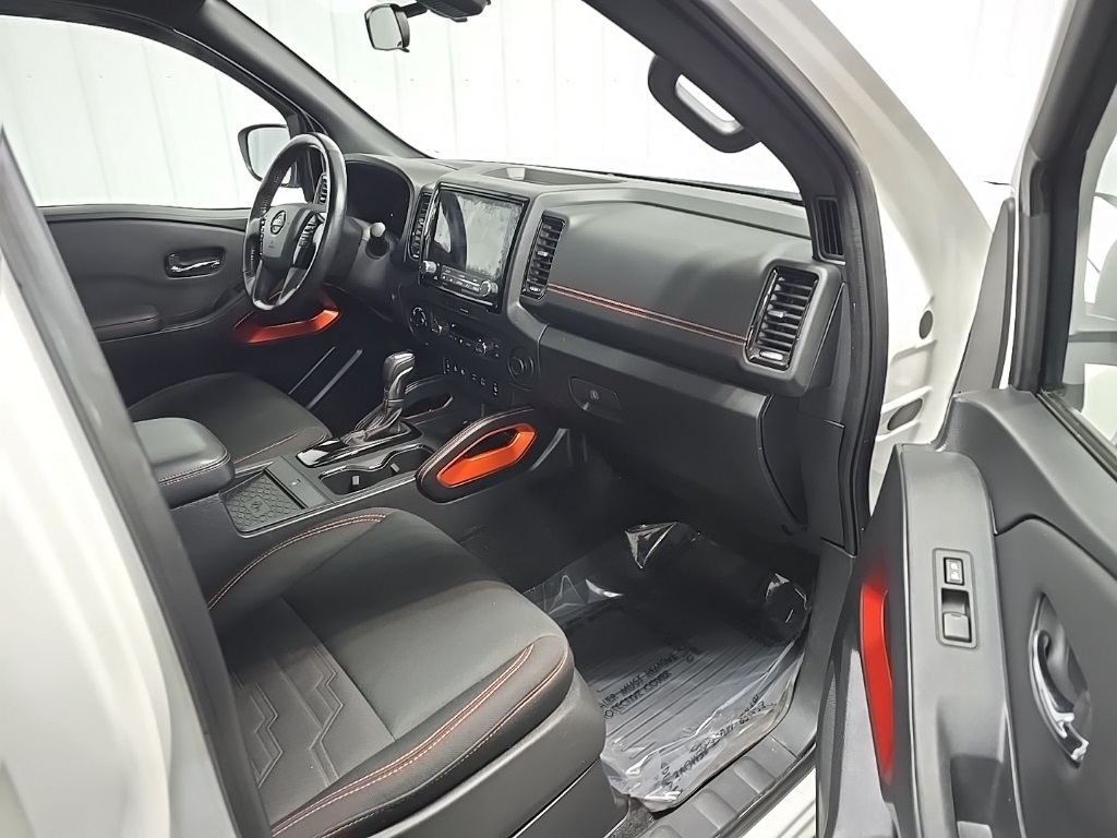 2022 Nissan Frontier PRO-4X photo 14