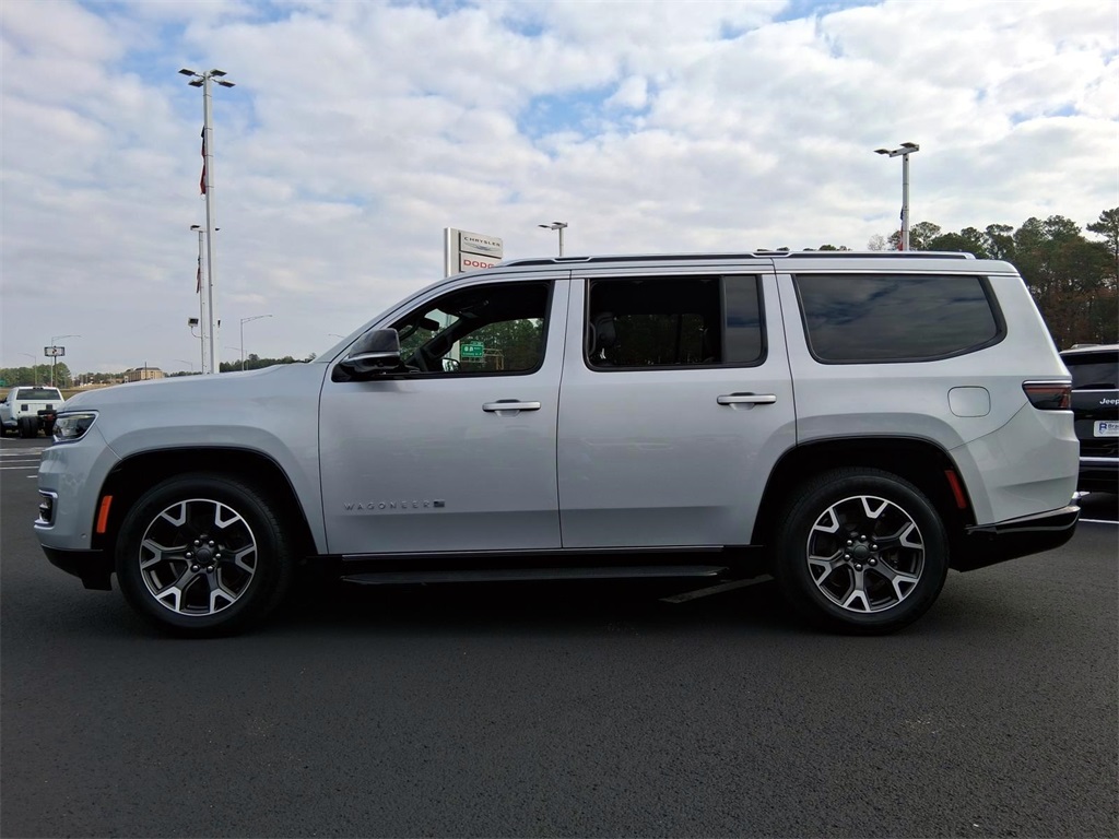2023 Jeep Grand Wagoneer III photo 4
